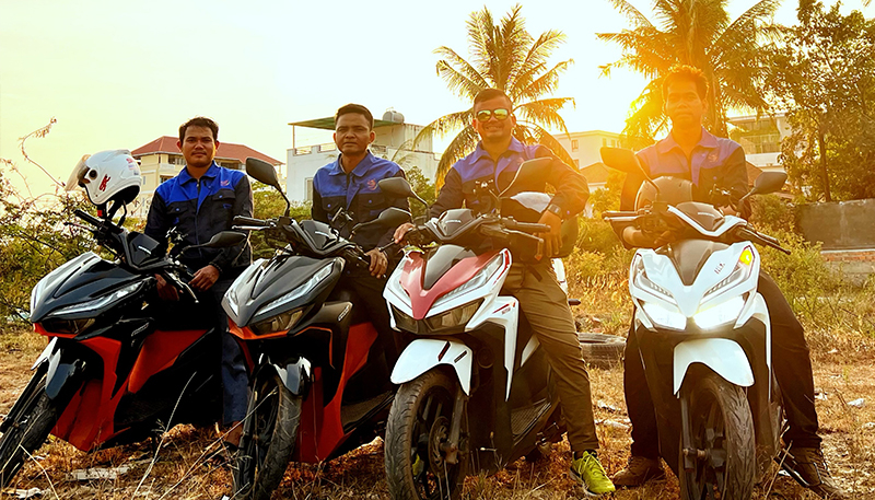 Full Day Motorbike Tour in Siem Reap and visit a Floating Village